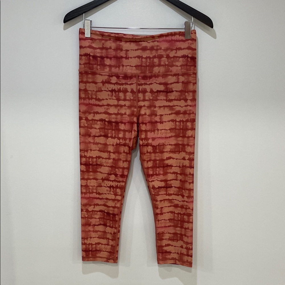 Women’s Athleta Elation printed Capri legging yoga pants size medium